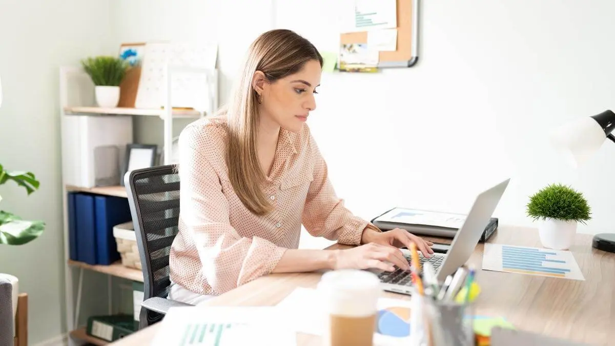 4 Examples of Emails to Send When Your Response Is Long Overdue